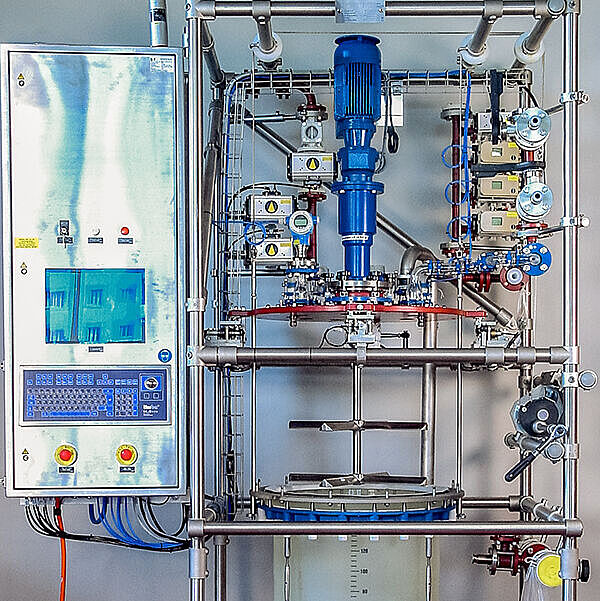 Fully automated 100 liter peptide synthesizer with load cells, feeding batteries and all options