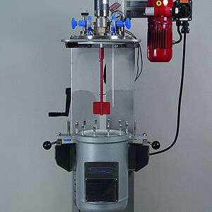 kiloclave glass-lined steel reactor, with metal-free cover plate and stirrer