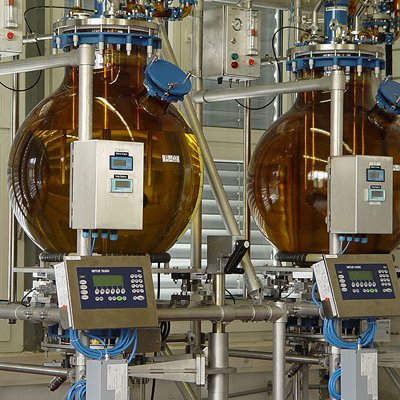 Reactores de 200 L con balanza integrada para zonas con atmósfera explosiva (ATEX)