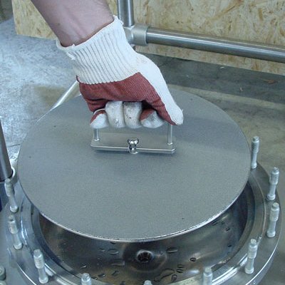 50 公升 / 40 巴 反應器，整合式燒結濾器