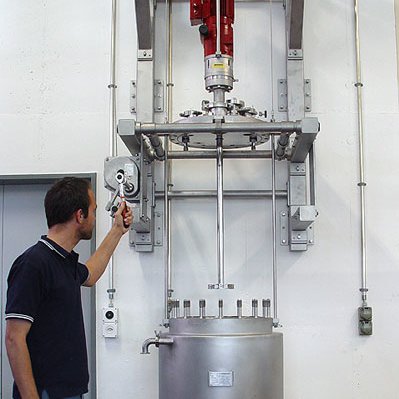 100 公升、60 巴 Hastelloy® 加氫反應器，符合 cGMP 標準