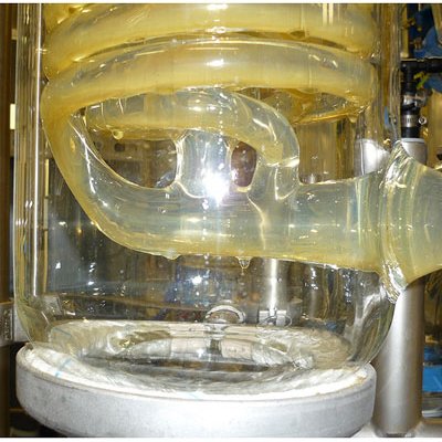 运行的玻璃螺旋冷凝器