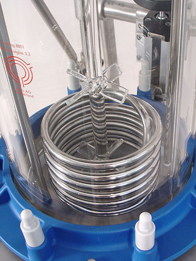 Agitateur en verre avec serpentin de refroidissemen