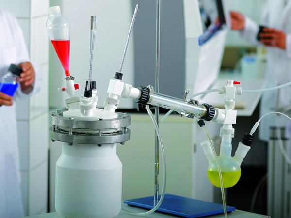 Vessel and distillation equipment